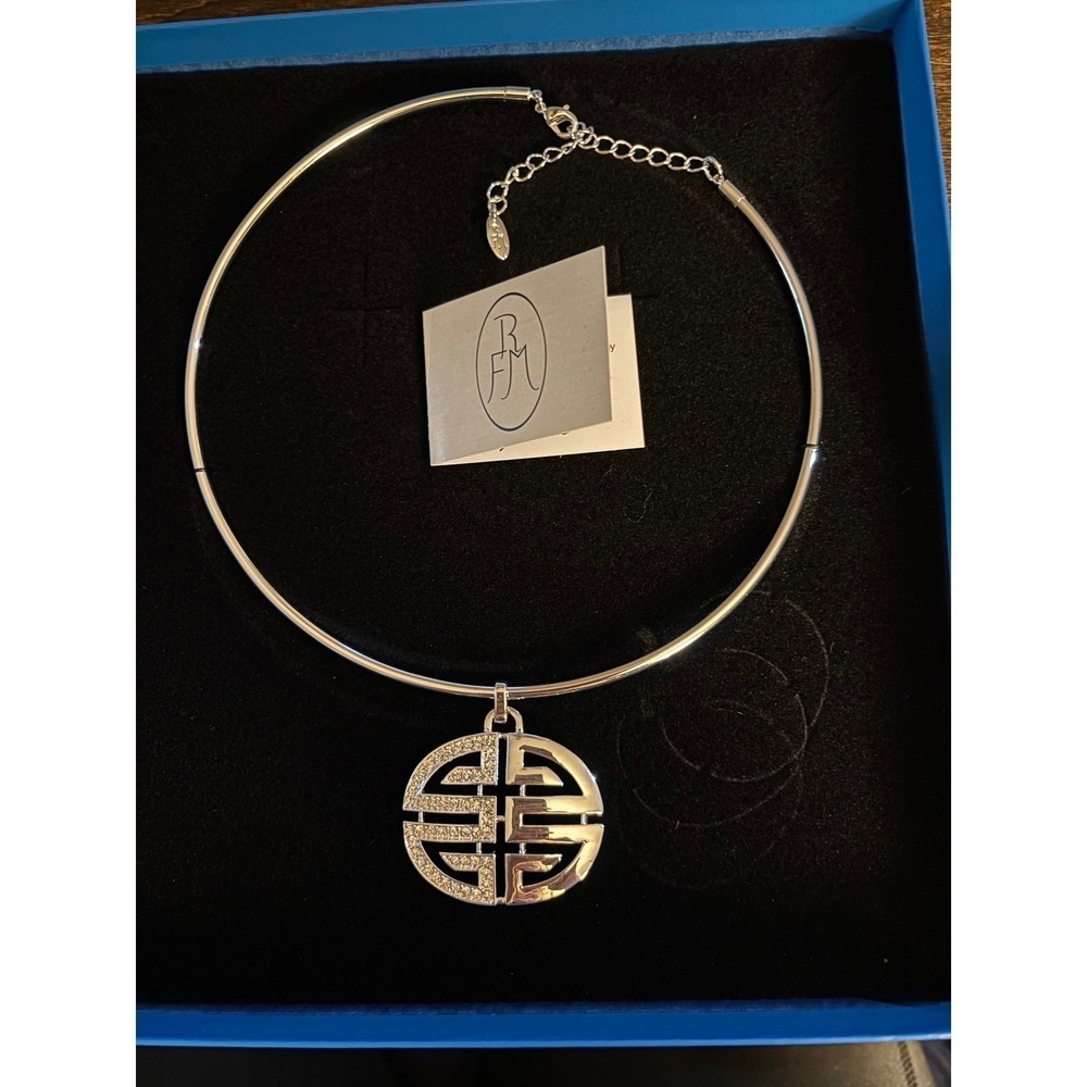 Roberto by RFM Silver Choker Necklace w/ Crystal Geometric Pendant – NWT – Boxed - Picture 7 of 10